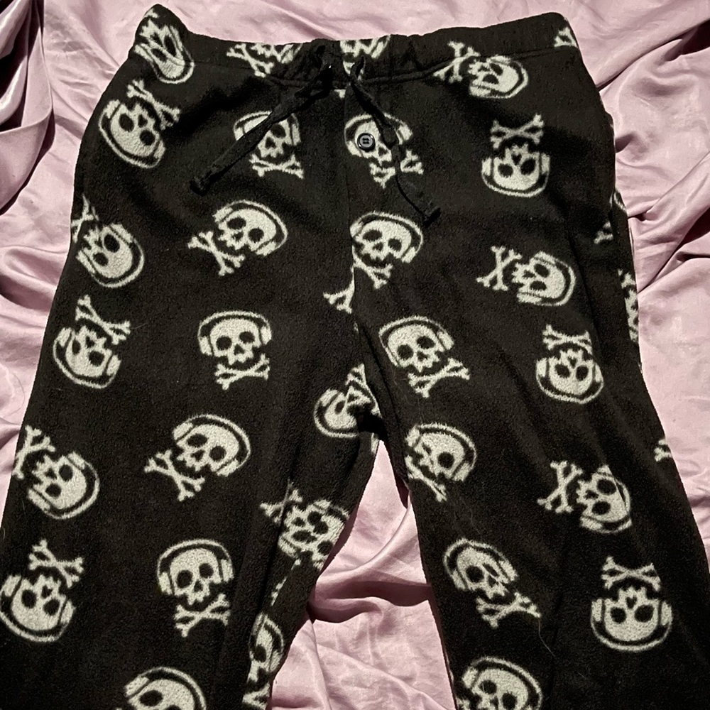 Comfy skull pajama pants